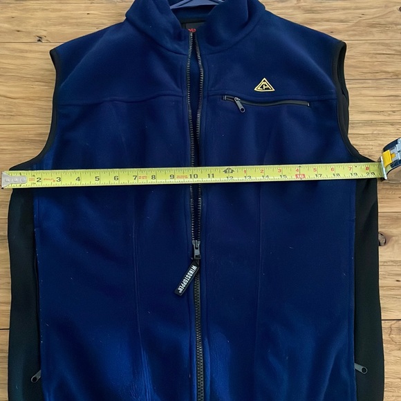 Marmot (size large?) vest - missing size tag - Picture 6 of 8